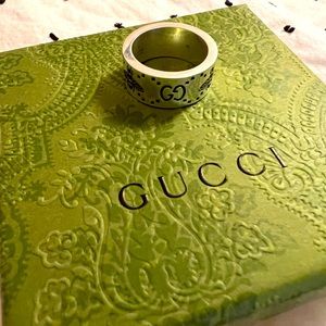 Authentic Gucci sterling silver bee ring!